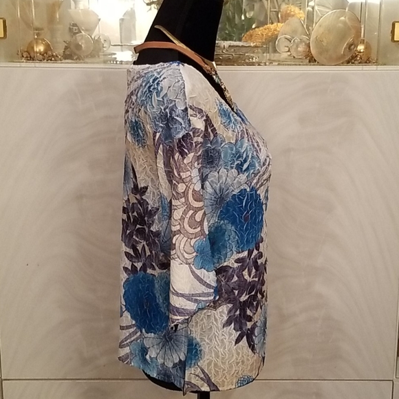 Analogy Rhinestone & Sequins Embellished Blue & White Floral Top Size: M - Picture 3 of 8